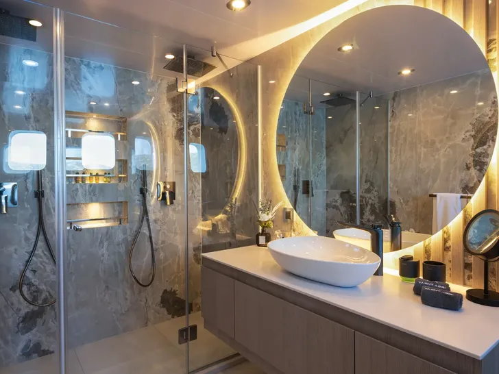 ADRI Radez 45m - VIP cabin 1 bathroom ADRI Radez 45m - VIP cabin 1 bathroom