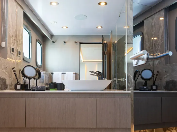 ADRI Radez 45m - VIP cabin 2 bathroom ADRI Radez 45m - VIP cabin 2 bathroom