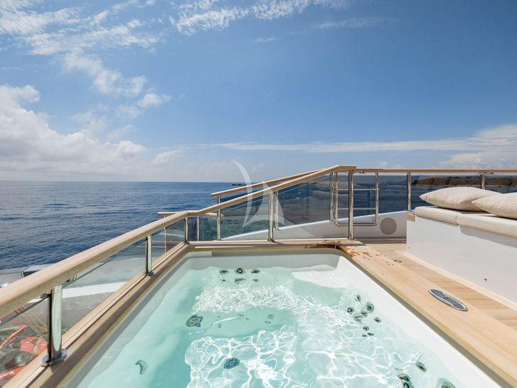 ADVA Benetti Mediterraneo 116 - jacuzzi ADVA Benetti Mediterraneo 116 - jacuzzi