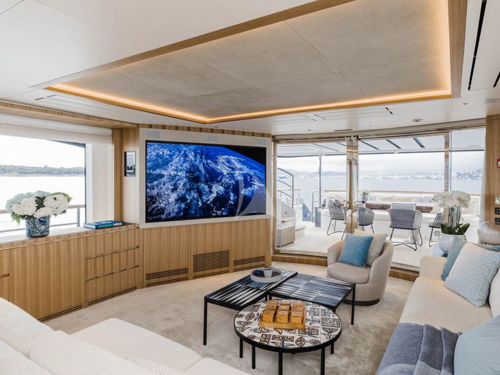 ADVA Benetti Mediterraneo 116 - saloon seating area with TV ADVA Benetti Mediterraneo 116 - saloon seating area with TV