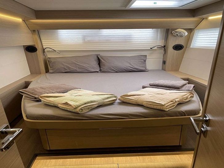 AEGEUS Lagoon 51 master cabin AEGEUS Lagoon 51 master cabin