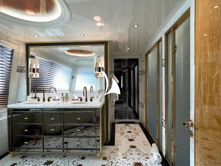 AELIA Benetti 56m - VIP cabin 2 bathroom AELIA Benetti 56m - VIP cabin 2 bathroom