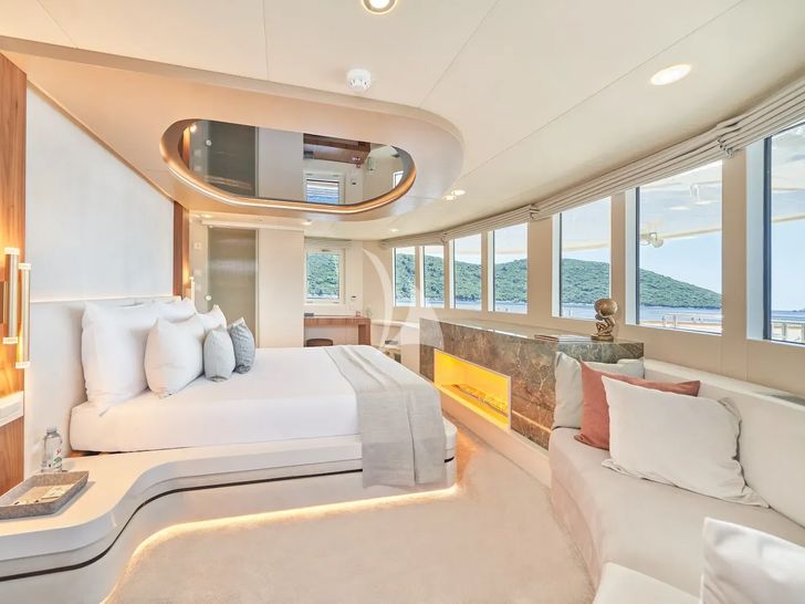 AETERNA Radez Custom Yacht 53m - master cabin AETERNA Radez Custom Yacht 53m - master cabin