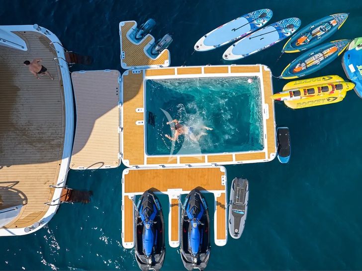 AETERNA Radez Custom Yacht 53m - water toys AETERNA Radez Custom Yacht 53m - water toys