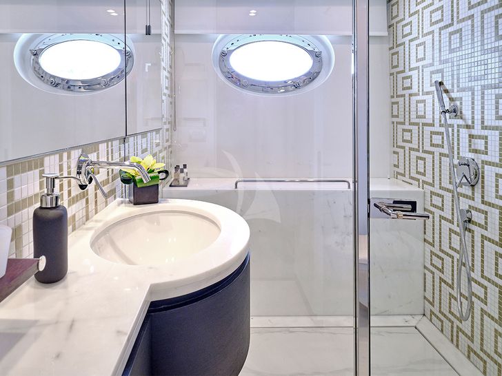 AFRICA Benetti 47m Double Ensuite AFRICA Benetti 47m Double Ensuite