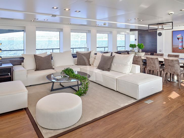 AFRICA Benetti 47m Salon 1 AFRICA Benetti 47m Salon 1