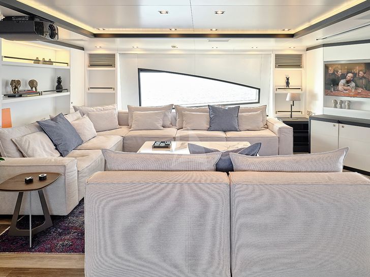 AFRICA Benetti 47m Upper Salon AFRICA Benetti 47m Upper Salon
