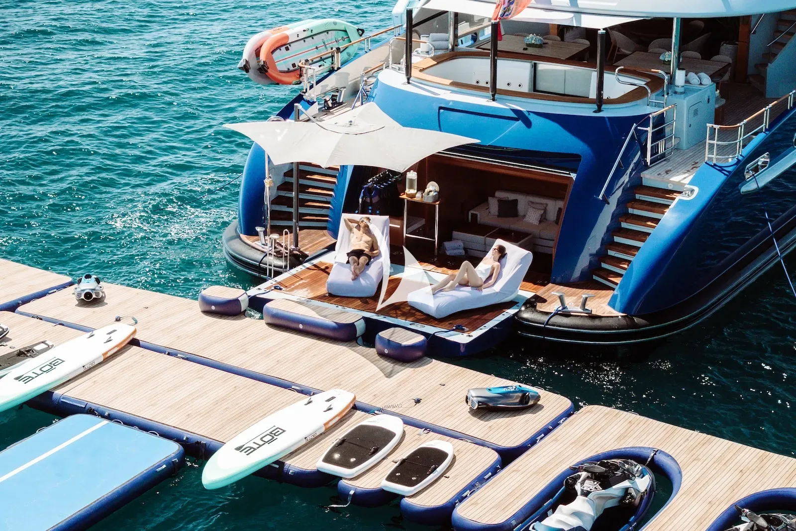 YOU Heesen 55m - beach club