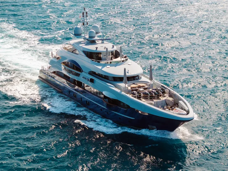 YOU Heesen 55m - cruising bow view YOU Heesen 55m - cruising bow view