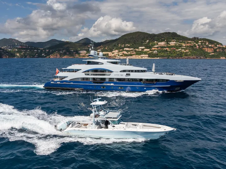 YOU Heesen 55m - cruising with the tender YOU Heesen 55m - cruising with the tender