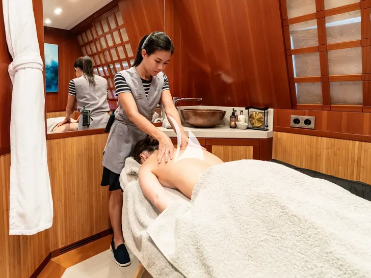 YOU Heesen 55m - massage room YOU Heesen 55m - massage room