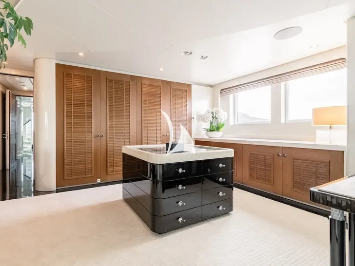 YOU Heesen 55m - master cabin storage YOU Heesen 55m - master cabin storage