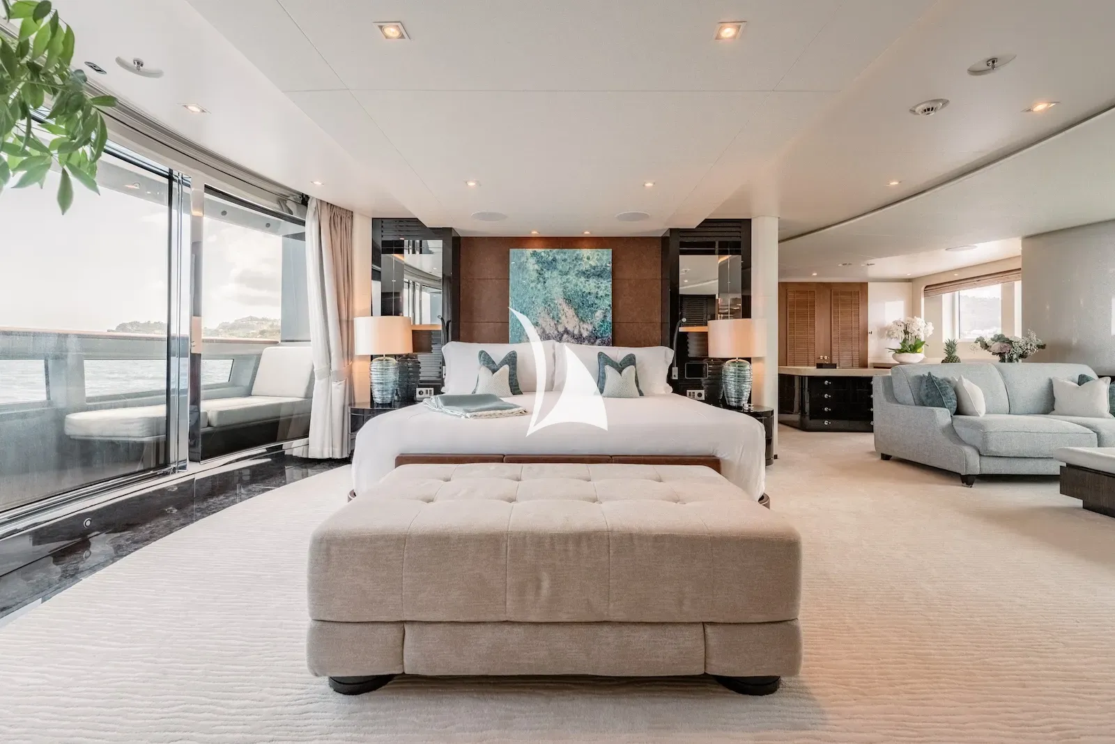 YOU Heesen 55m - master cabin