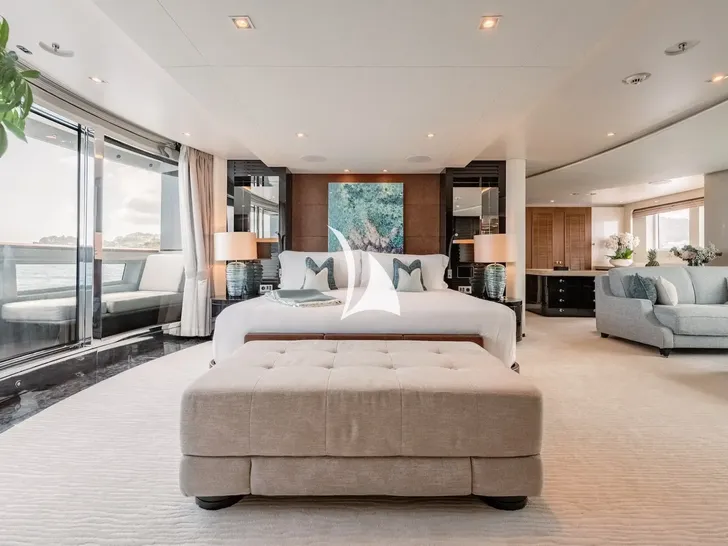 YOU Heesen 55m - master cabin YOU Heesen 55m - master cabin