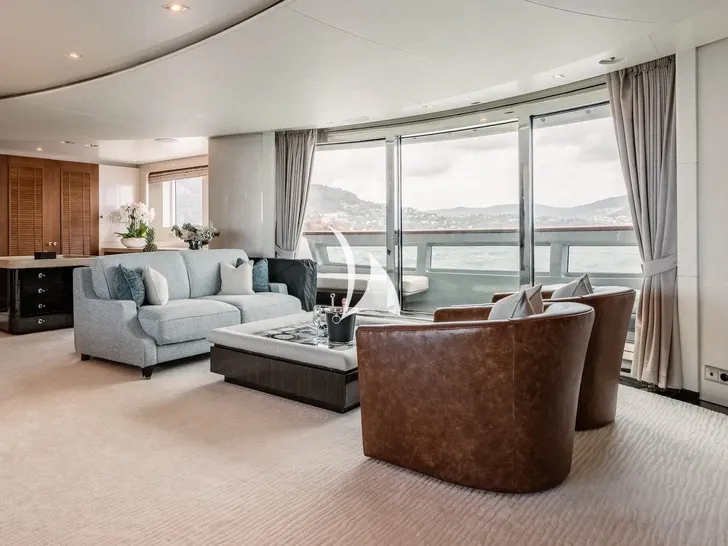 YOU Heesen 55m - master cabin lounge YOU Heesen 55m - master cabin lounge