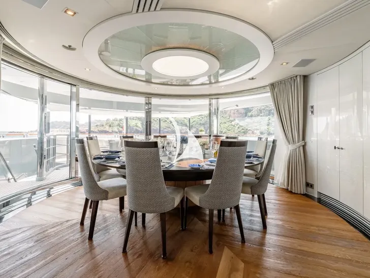 YOU Heesen 55m - sky deck dining area YOU Heesen 55m - sky deck dining area