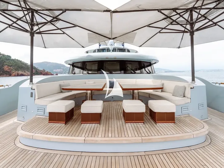 YOU Heesen 55m - sky deck forward YOU Heesen 55m - sky deck forward