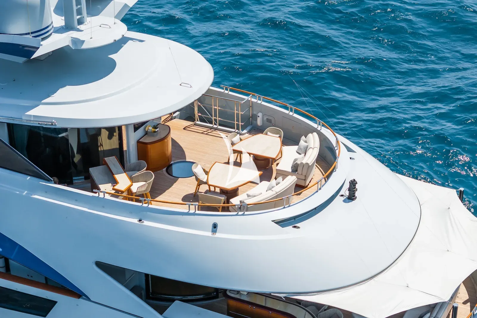 YOU Heesen 55m - sundeck aft