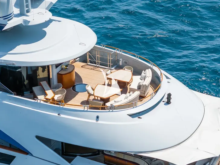 YOU Heesen 55m - sundeck aft YOU Heesen 55m - sundeck aft