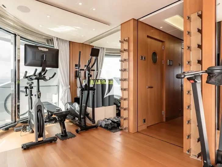 YOU Heesen 55m - sundeck gym YOU Heesen 55m - sundeck gym