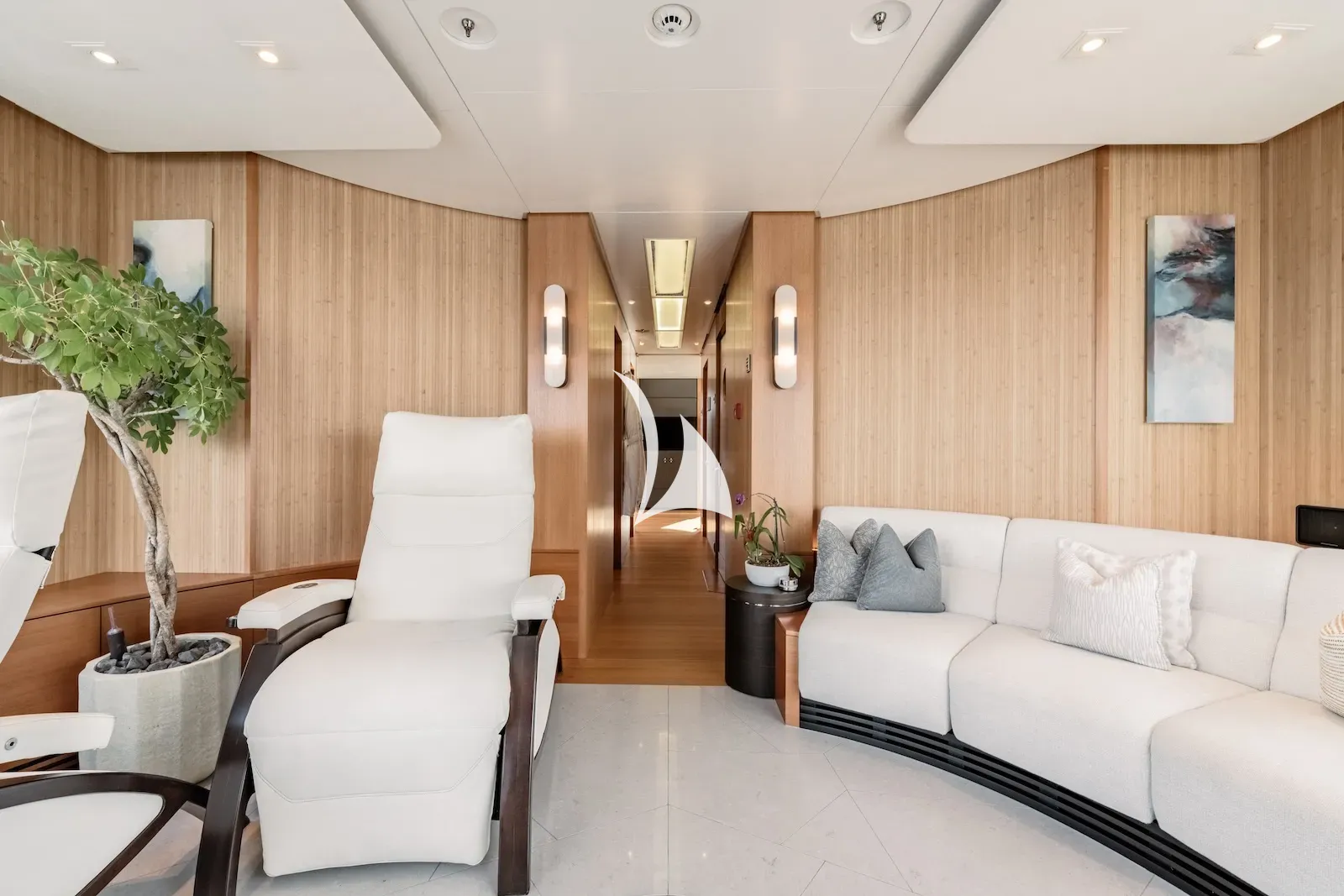 YOU Heesen 55m - sundeck wellness spa
