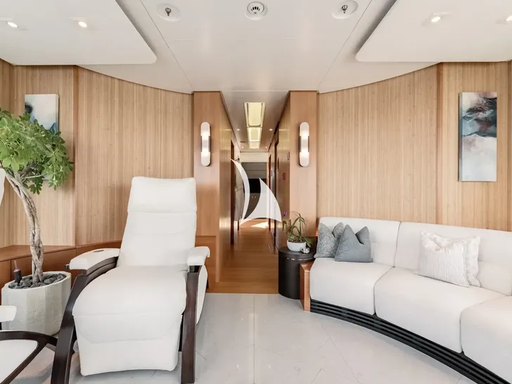 YOU Heesen 55m - sundeck wellness spa YOU Heesen 55m - sundeck wellness spa