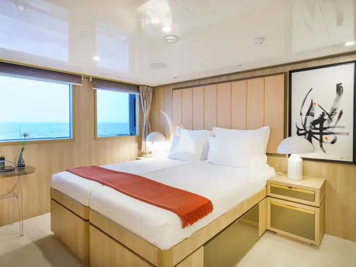AGAPE ROSE Custom Yacht 48m - VIP cabin 5 AGAPE ROSE Custom Yacht 48m - VIP cabin 5