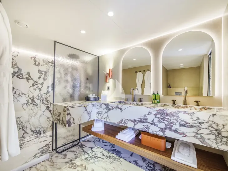 AGAPE ROSE Custom Yacht 48m - master cabin bathroom AGAPE ROSE Custom Yacht 48m - master cabin bathroom