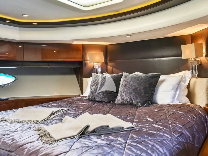 AGAVE Princess V85 - VIP cabin AGAVE Princess V85 - VIP cabin