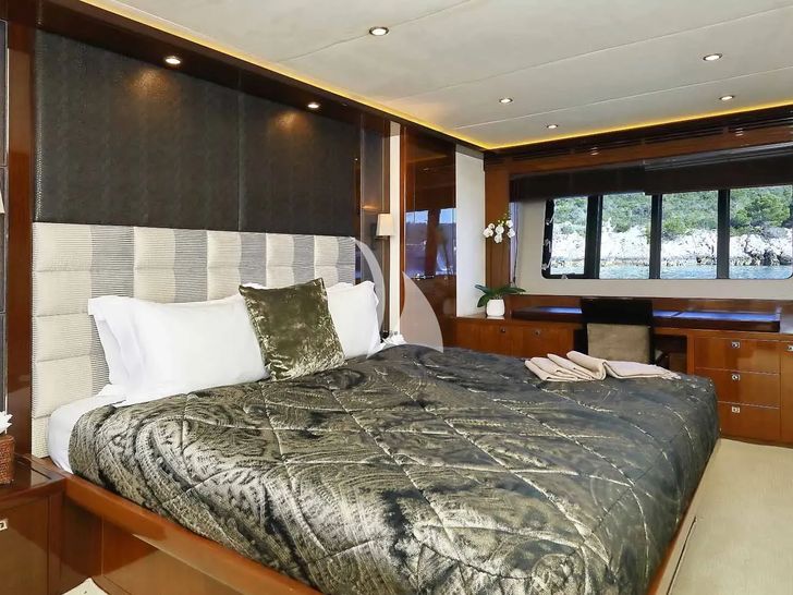 AGAVE Princess V85 - master cabin AGAVE Princess V85 - master cabin