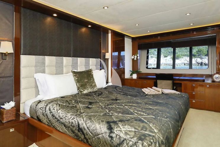 Charter Yacht AGAVE - Princess V85 - 4 Cabins - San Remo - Liguria - Genoa - La Spezia - Italian Riviera