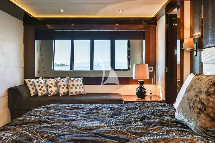 Charter Yacht AGAVE - Princess V85 - 4 Cabins - San Remo - Liguria - Genoa - La Spezia - Italian Riviera