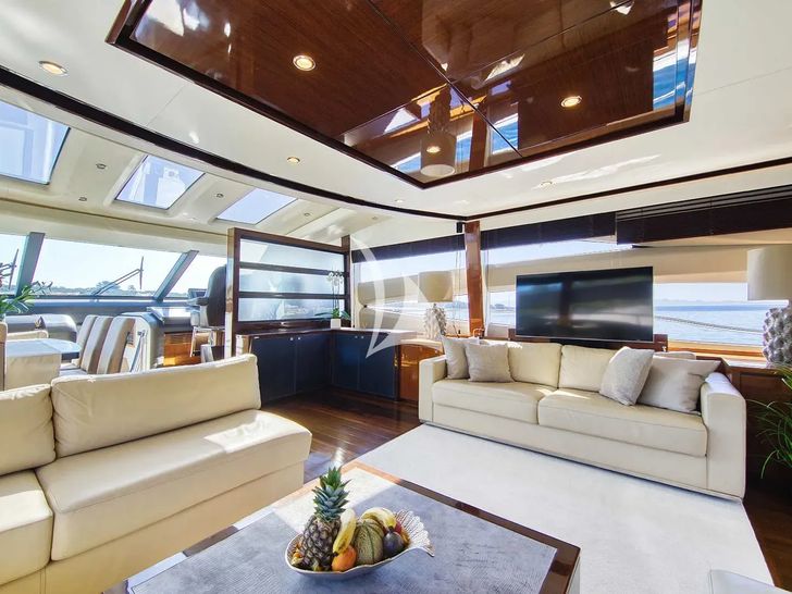 AGAVE Princess V85 - saloon TV AGAVE Princess V85 - saloon TV