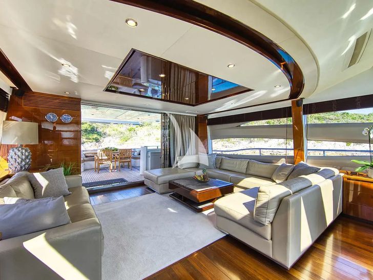 AGAVE Princess V85 - saloon seating area AGAVE Princess V85 - saloon seating area