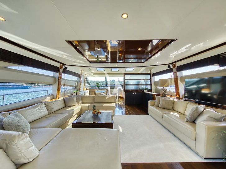 AGAVE Princess V85 - saloon AGAVE Princess V85 - saloon