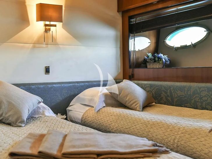 AGAVE Princess V85 - twin cabin 1 AGAVE Princess V85 - twin cabin 1