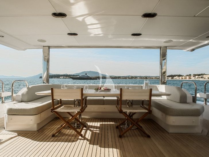 AGIO Azimut Grande 27M aft alfresco dining area AGIO Azimut Grande 27M aft alfresco dining area
