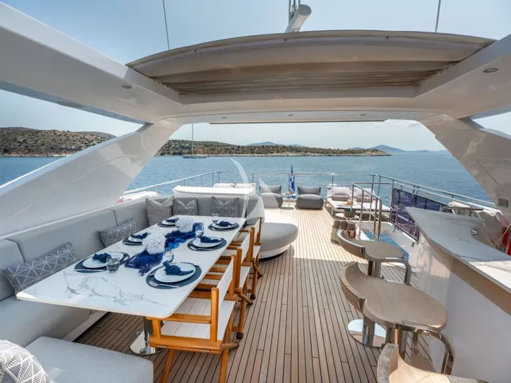 AGIO Azimut Grande 27m - flybridge bar and dining area AGIO Azimut Grande 27m - flybridge bar and dining area