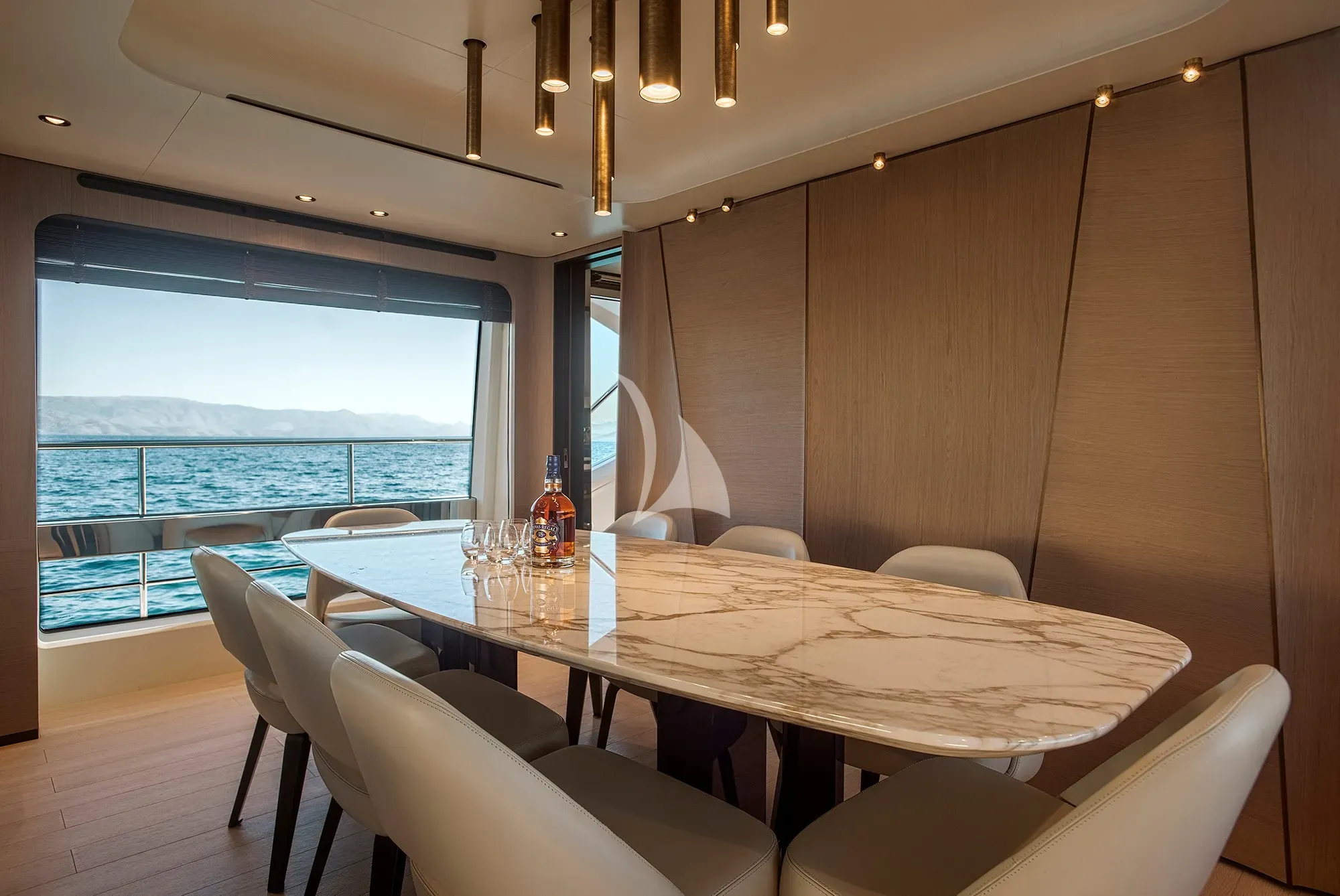 AGIO Azimut Grande 27m - main dining area