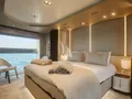 AGIO Azimut Grande 27m - master cabin bed AGIO Azimut Grande 27m - master cabin bed