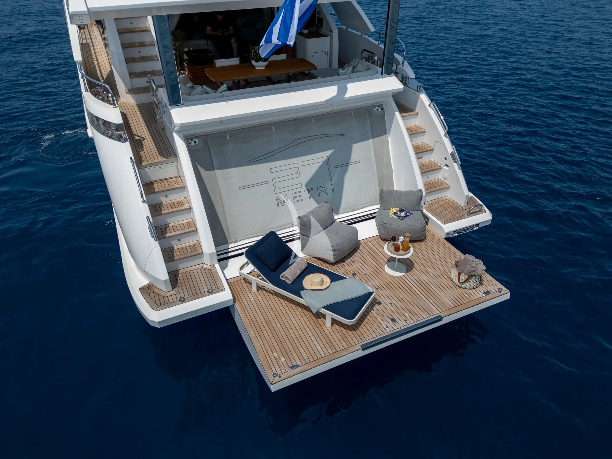 AGIO Azimut Grande 27m - swim platform