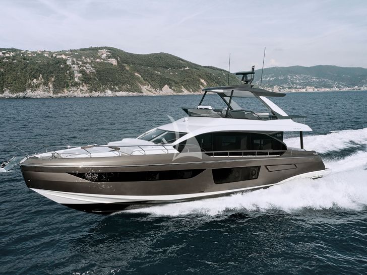 AGLAYA Azimut 68 Fly cruising AGLAYA Azimut 68 Fly cruising