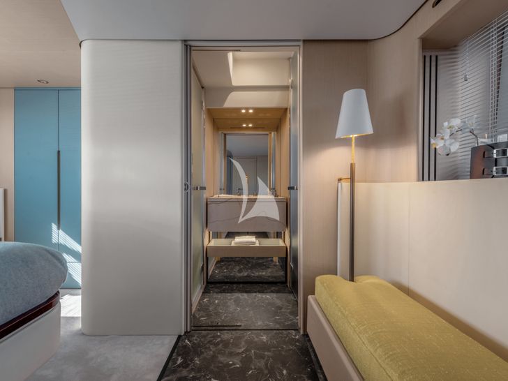 AGLAYA Azimut 68 Fly master cabin bathroom AGLAYA Azimut 68 Fly master cabin bathroom