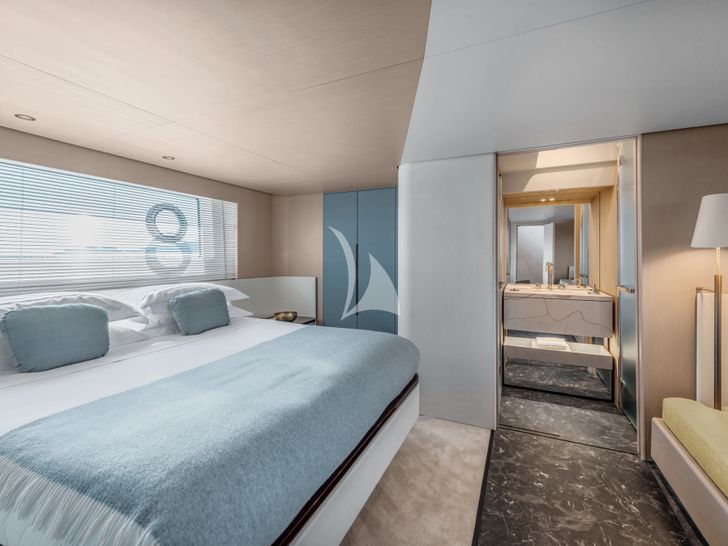 AGLAYA Azimut 68 Fly master cabin AGLAYA Azimut 68 Fly master cabin