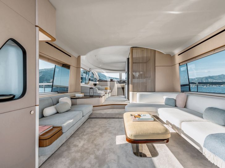 AGLAYA Azimut 68 Fly saloon AGLAYA Azimut 68 Fly saloon