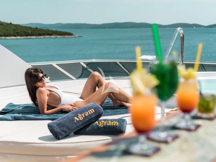 AGRAM Heesen 4400 - cocktail party AGRAM Heesen 4400 - cocktail party