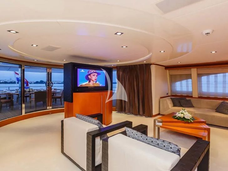 AGRAM Heesen 4400 - sky lounge AGRAM Heesen 4400 - sky lounge