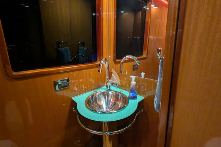 Charter Yacht A GREAT ESCAPE - Ocean Alexander 102 - 4 Cabins - Vancouver - Canada