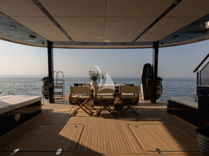 AHAVA Sunreef 80 Aft Dining AHAVA Sunreef 80 Aft Dining