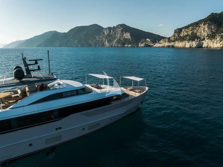 AKIRA Sanlorenzo SD90 - side foredeck shot AKIRA Sanlorenzo SD90 - side foredeck shot